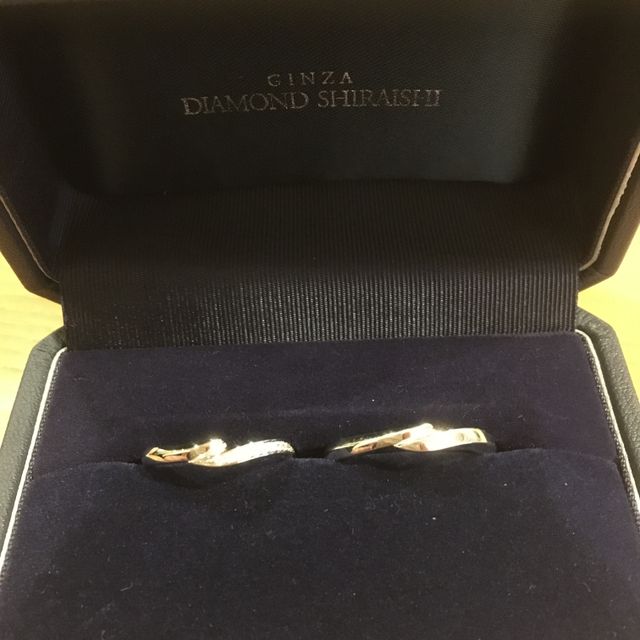 【銀座ダイヤモンドシライシの口コミ】 この指輪の決めては、店員さんのオススメを何店舗か見ていてその時に一目…