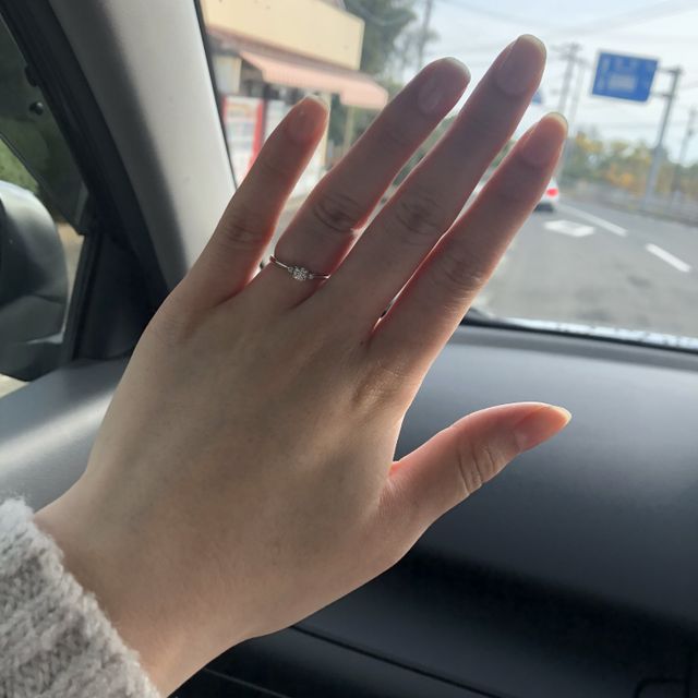 【1122 iifuufu bridal(いい夫婦ブライダル)の口コミ】 １番の決め手は価格でした。
2人のこれからの生活のことと、仕事上指輪を…