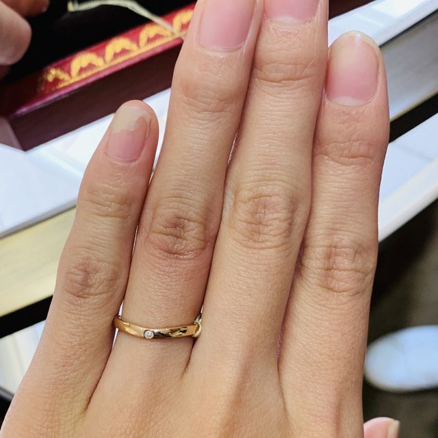 【カルティエ(Cartier)の口コミ】 とにかく色味も綺麗でデザインもシンプルでいて、なおかつ着けているだけ…