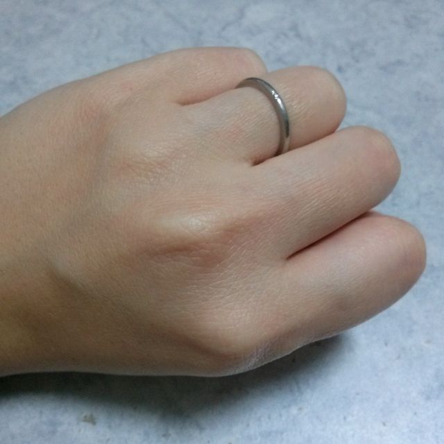 【4℃ BRIDAL(ヨンドシーブライダル)の口コミ】 私も主人も結婚指輪は常に外さないと決めてから検討を始め、仕事中でもシ…