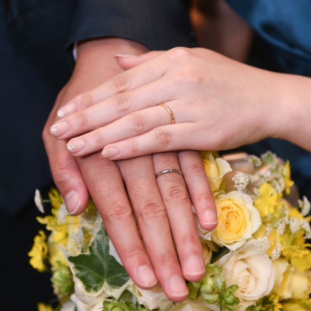 【ete(エテ)の口コミ】 華奢でシンプルなデザインに惹かれました。
婚約指輪もeteだったのでペア…