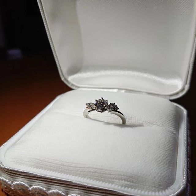 【カオキ　ダイヤモンド専門卸直営店の口コミ】 フルオーダーでプロポーズ時に108本のバラを送ったというエピソードをもと…