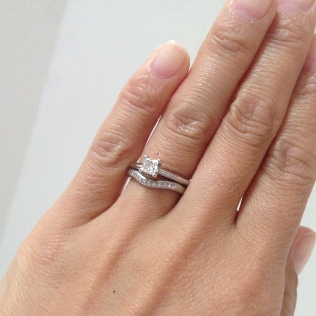 【ティファニー(Tiffany & Co.)の口コミ】 あまり見かけたことのない四角いカットが、丸いデザインに比べてめずらし…