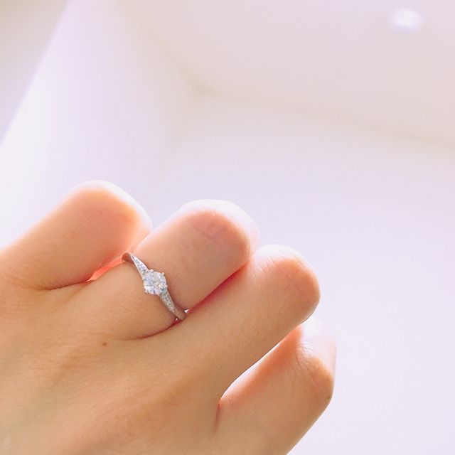 【ジュエリーツツミ(JEWELRY TSUTSUMI)の口コミ】 元々は一粒ダイヤのシンプルなエンゲージを買おうと見て回っていたのです…