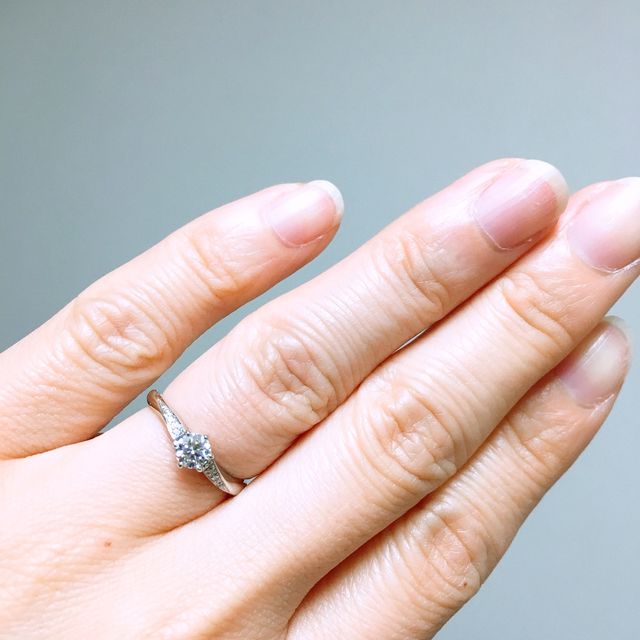 【ジュエリーツツミ(JEWELRY TSUTSUMI)の口コミ】 元々は一粒ダイヤのシンプルなエンゲージを買おうと見て回っていたのです…