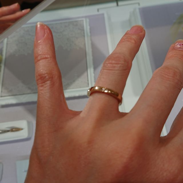 【サマンサティアラブライダル(Samantha Tiara Bridal)の口コミ】 どのデザインも可愛さを追求していますが、シンプルでも細かな部分にとて…