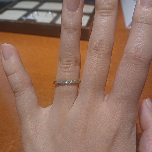 【TRECENTI(トレセンテ)の口コミ】 自分が接客業をしているため、仕事中に着けていても嫌味のない、けれどダ…