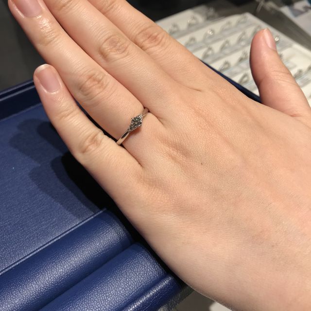 【銀座ダイヤモンドシライシの口コミ】 パートナーと一緒に見に行ったため、パートナーが気に入ったデザインのも…