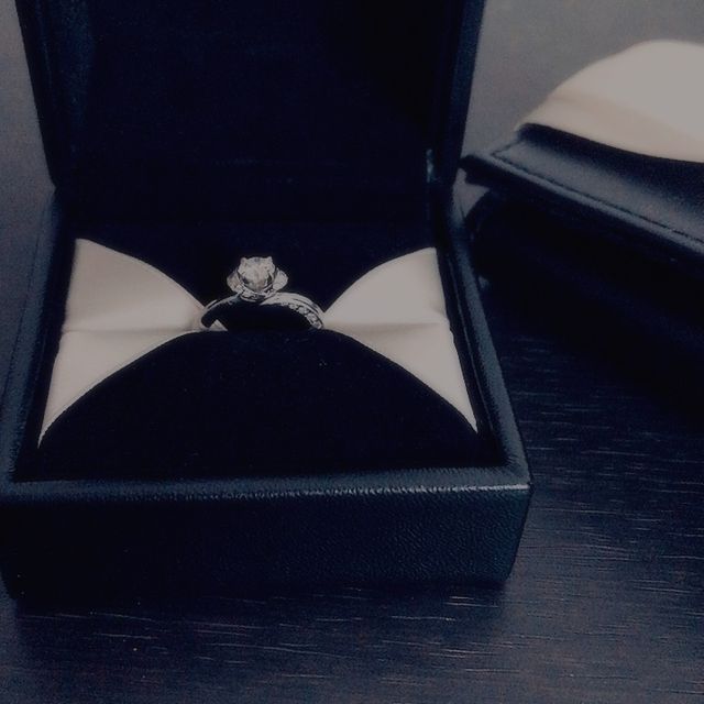 【エクセルコダイヤモンド(EXELCO DIAMOND)の口コミ】 デザインに一目惚れでした！側面にもダイヤが埋め込まれているので、どの…