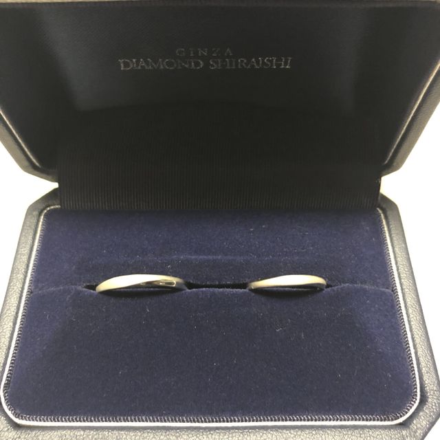【銀座ダイヤモンドシライシの口コミ】 どんな服装のコーディネートでもつけられるように、シンプルな指輪が希望…