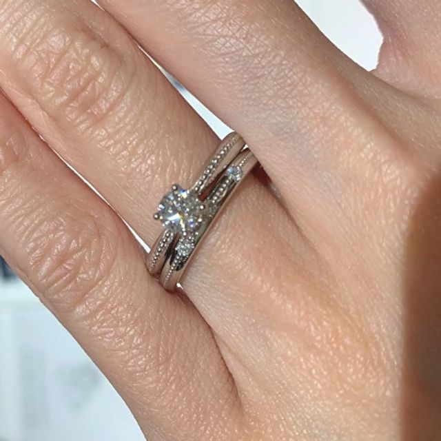 【ROYAL ASSCHER(ロイヤル・アッシャー)の口コミ】 婚約指輪、結婚指輪ともに個性的なデザインであり特に婚約指輪は大きなダ…