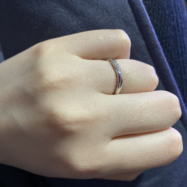【銀座ダイヤモンドシライシの口コミ】 デザインはもちろんですが、1番には、綺麗に見えることを意識して選びまし…