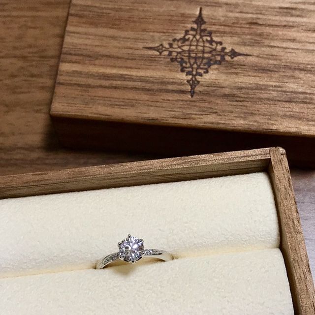 【PORTADA(ポルターダ)の口コミ】 元々はメレダイヤやサイドストーンがついていない、ストレートかつシンプ…