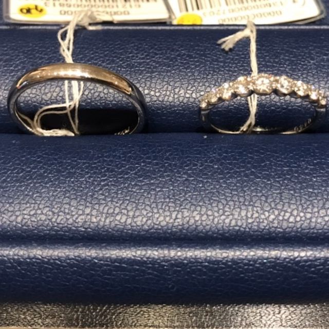 【銀座ダイヤモンドシライシの口コミ】 デザインが気に入りました。ダイヤの大きさ、指輪の雰囲気が自分の求めて…