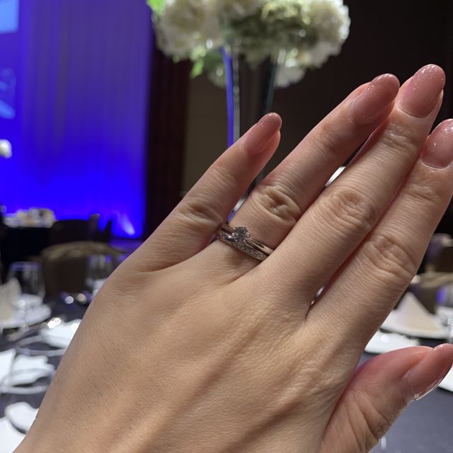 【ラザール ダイヤモンド(LAZARE DIAMOND)の口コミ】 たくさんのリングがあり、いざ目の前にすると悩んでしまいましたが、担当…