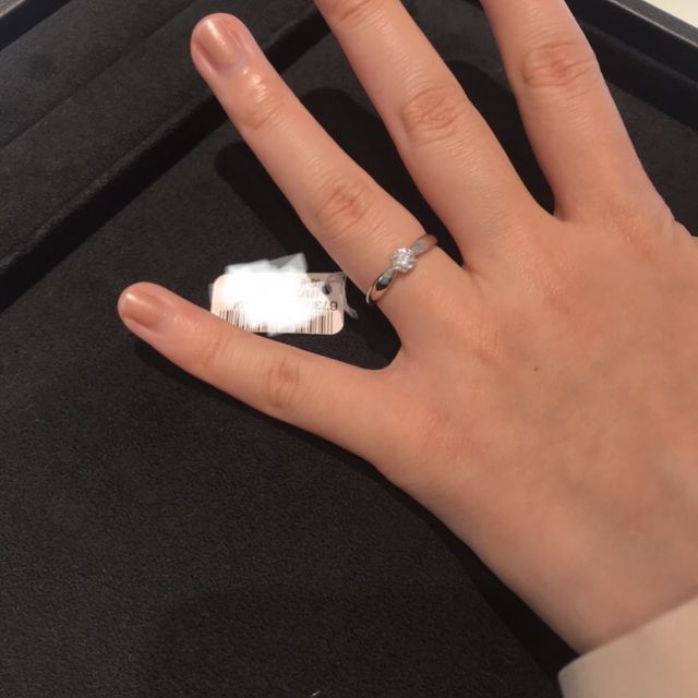 【ティファニー(Tiffany & Co.)の口コミ】 婚約指輪選びで最初に見に行ったのがティファニーでした。有名ブランドな…