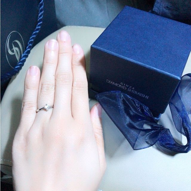 【銀座ダイヤモンドシライシの口コミ】 何かに引っかからないように、立爪が大きすぎずシンプルな指輪が希望でし…