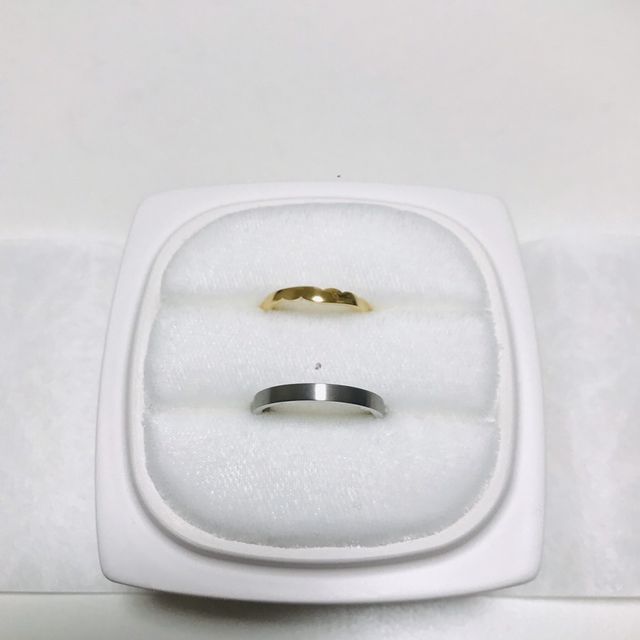 【俄(にわか)の口コミ】 シンプルなものを、と決めていましたが、シンプルかつ自分達らしく個性の…