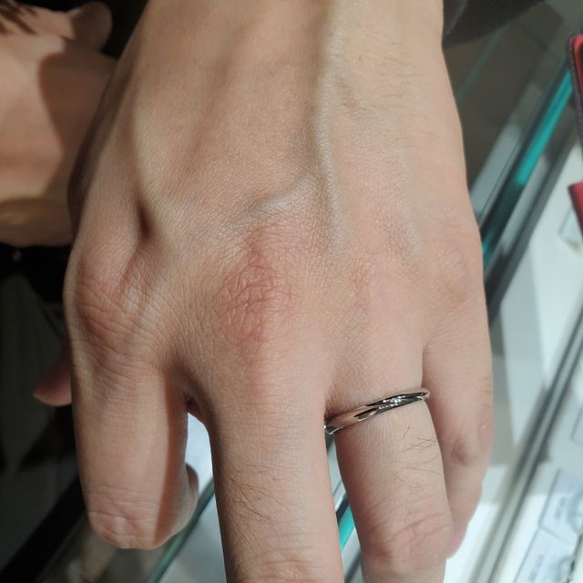 【アイプリモ(I-PRIMO)の口コミ】 プラチナに決めていましたが、他と比べて価格が安価な印象で、ダイヤモン…