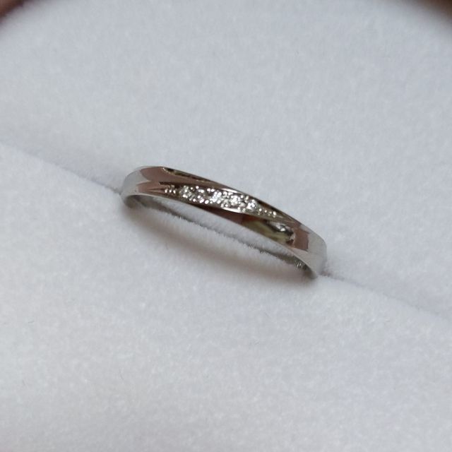 【YUKIZAKI BRIDAL(ユキザキブライダル)の口コミ】 コストパフォーマンスがとても良かったことと、シンプルながらにも一部キ…