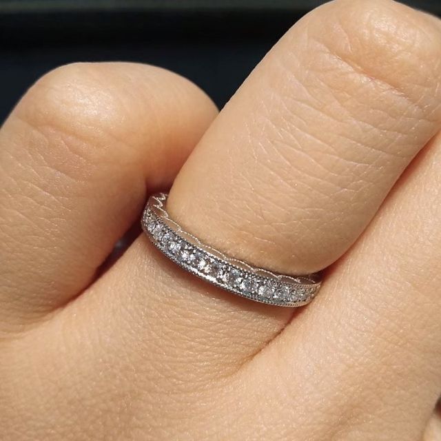 【エクセルコダイヤモンド(EXELCO DIAMOND)の口コミ】 指輪の種類が豊富に用意されていました。
ダイヤモンドの石から、
枠には…