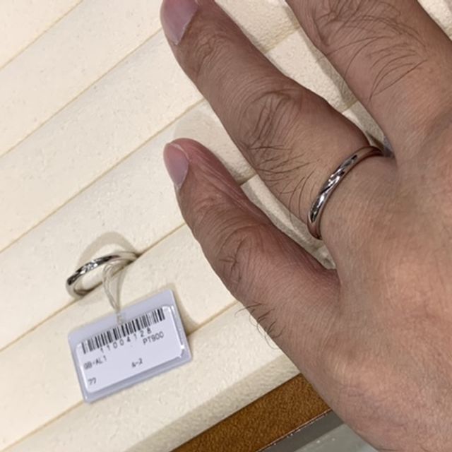 【TRECENTI(トレセンテ)の口コミ】 ウェーブやV字型などのデザインも良さがあるのでしょうが、やはりストレー…