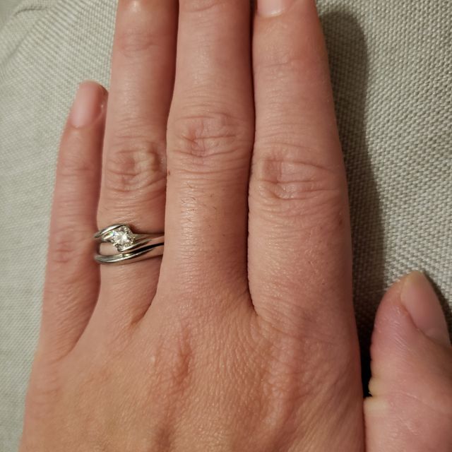 【アイプリモ(I-PRIMO)の口コミ】 プラチナなので金属アレルギーの私でも荒れたりしたことはありません。指…