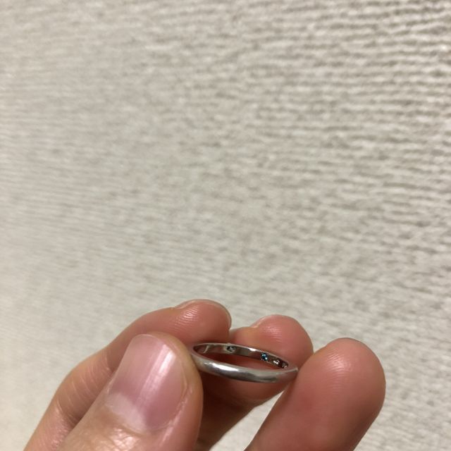 【4℃ BRIDAL(ヨンドシーブライダル)の口コミ】 一番はデザインでした。本当であれば、石が三連入れられたデザインのもの…