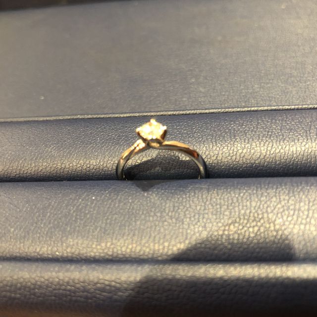 【銀座ダイヤモンドシライシの口コミ】 店員の態度がよかった。親身になって考えてくれた。
ダイヤの質が良いのが…