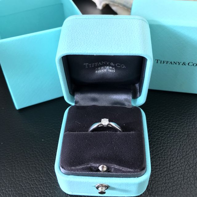 【ティファニー(Tiffany & Co.)の口コミ】 大きすぎる石は恥ずかしいので控えめなものを探していましたが、控えめな…