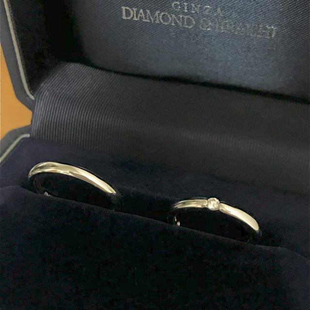 【銀座ダイヤモンドシライシの口コミ】 普段他の指にも指輪をつけるので、シンプルで長く使える指輪が良かったの…