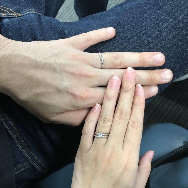 【4℃ BRIDAL(ヨンドシーブライダル)の口コミ】 華奢なテイストをとても気に入っています。婚約指輪と結婚指輪をダブルリ…