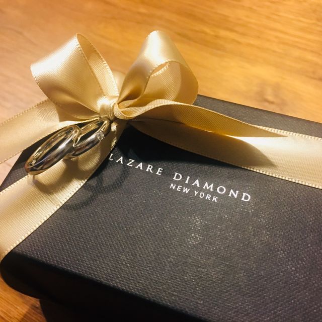 【ラザール ダイヤモンド(LAZARE DIAMOND)の口コミ】 シンプルなデザイン性とダイヤの輝き。他のブランドとも比べましたがダイ…