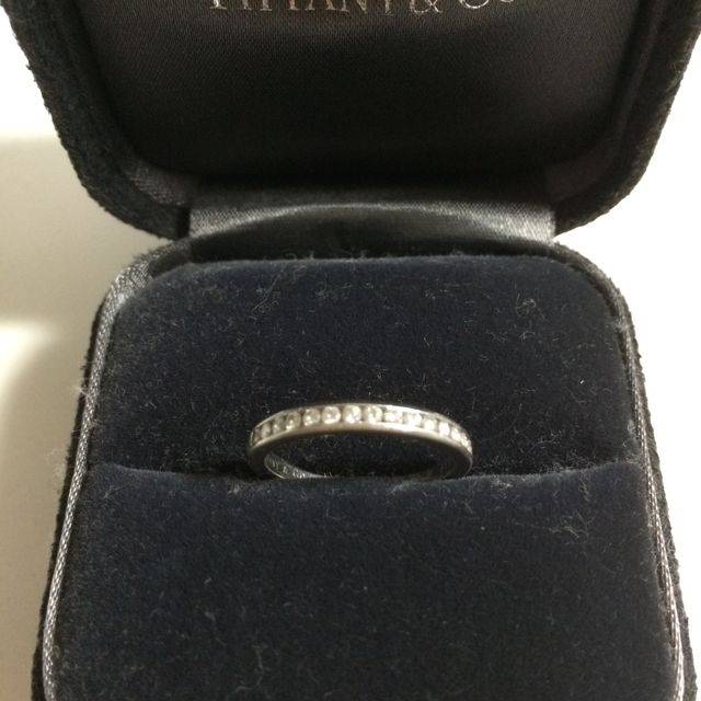 【ティファニー(Tiffany & Co.)の口コミ】 一番の決め手は、憧れのブランドだったので選んだ。
色々なデザインがあっ…