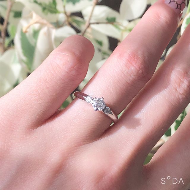 【ラザール ダイヤモンド(LAZARE DIAMOND)の口コミ】 フェミニンよりカジュアルにも合うデザインが良かったのでこちらにしまし…