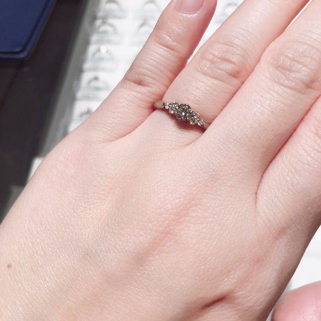 【銀座ダイヤモンドシライシの口コミ】 bouquetシリーズはデザインがどれも素敵で、ネットで見た時から好みでした…