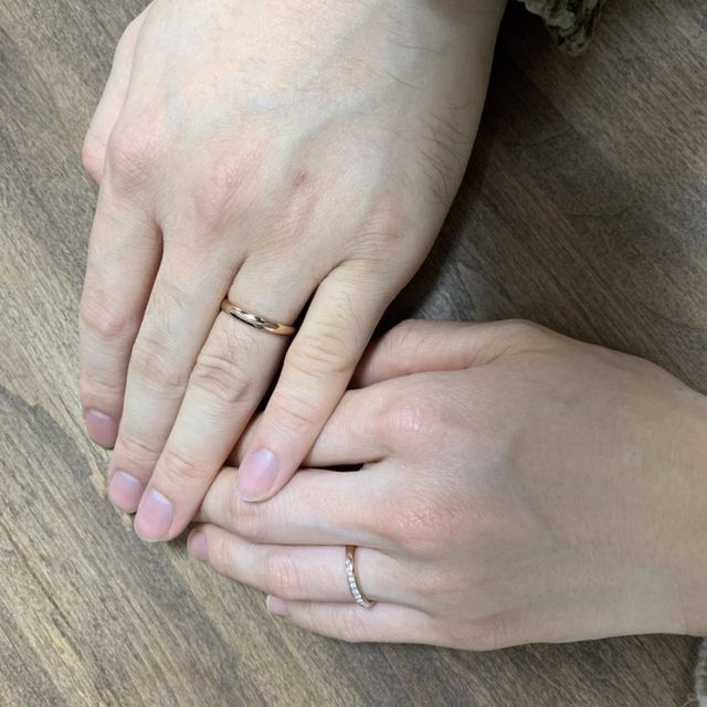 【ラザール ダイヤモンド(LAZARE DIAMOND)の口コミ】 もともとゴールドにすることだけ決めていたため、ゴールドの色が豊富な国…