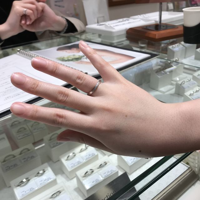 【Douxmiere bijou SOPHIA(ドゥミエール ビジュソフィア)の口コミ】 ウェーブタイプのリングを探していましたが、好みのデザインがいくつかあ…