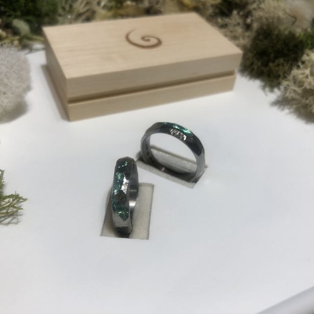 【SORA(ソラ)の口コミ】 さまざまな種類の指輪が展示されており、一通り見たあと気になるものを試…