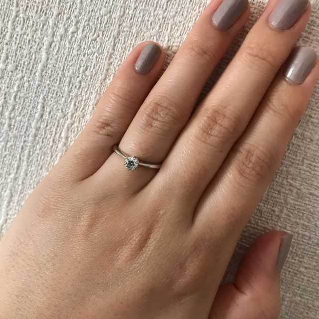 【アイプリモ(I-PRIMO)の口コミ】 婚約指輪を彼が一人でアイプリモに行って、購入してくれました。結婚指輪…