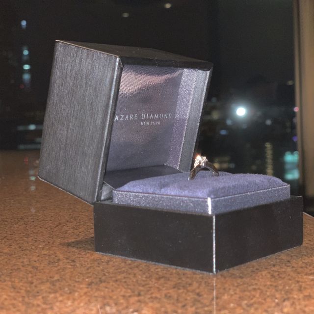 【ラザール ダイヤモンド(LAZARE DIAMOND)の口コミ】 最初はざっくりとしたイメージしかなく、とにかく色々な種類の指輪を見せ…