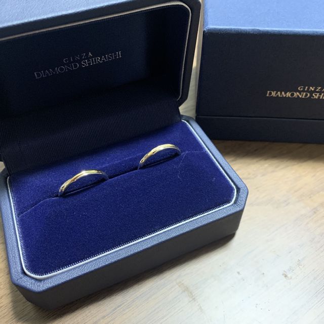 【銀座ダイヤモンドシライシの口コミ】 シルバーよりは色味の入ったものを探しており、イエローゴールドの輝きに…