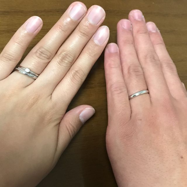 【4℃ BRIDAL(ヨンドシーブライダル)の口コミ】 入籍前に２人で3件程、お店を見て周りましたが、どこにも同じようなデザイ…