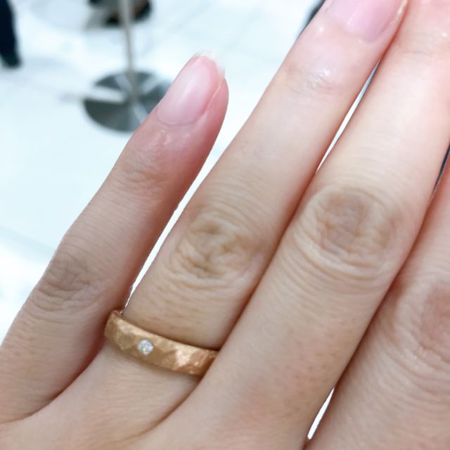 【Cayof(カヨフ)の口コミ】 どんな指輪が良いか調べていましたが、他のブランドが王道のプラチナで華…