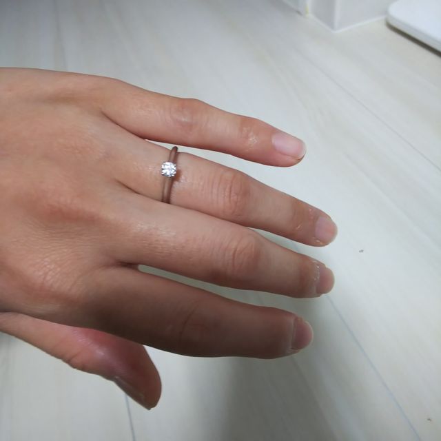 【カルティエ(Cartier)の口コミ】 比べるとデザインや輝きが他とは違う感じがして、予算をオーバーしました…