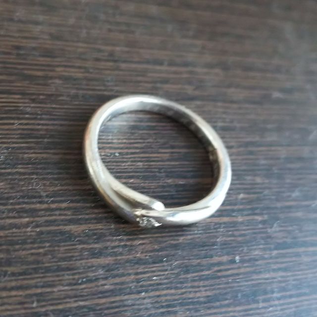 【STAR JEWELRY(スタージュエリー)の口コミ】 結婚当時指輪の下調べを全くせずに店舗に行きました。
何軒か見ていたので…