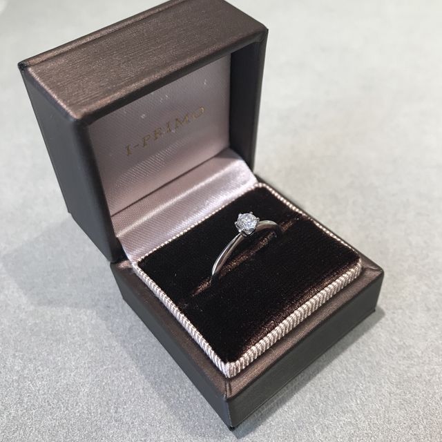 【アイプリモ(I-PRIMO)の口コミ】 シンプルで飽きないデザインです。プロポーズの時にいただいたため値段は…