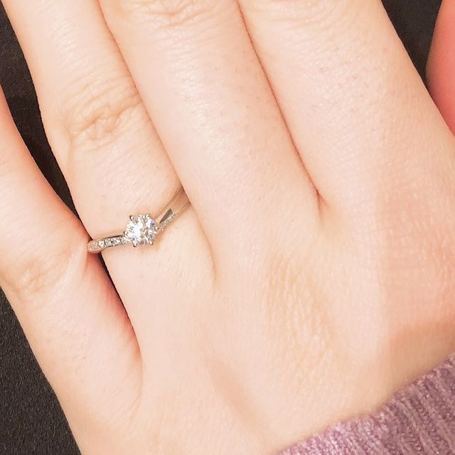 【TRECENTI(トレセンテ)の口コミ】 事前に色々な指輪を検索していました。
その中でも第一印象がよかったヴィ…