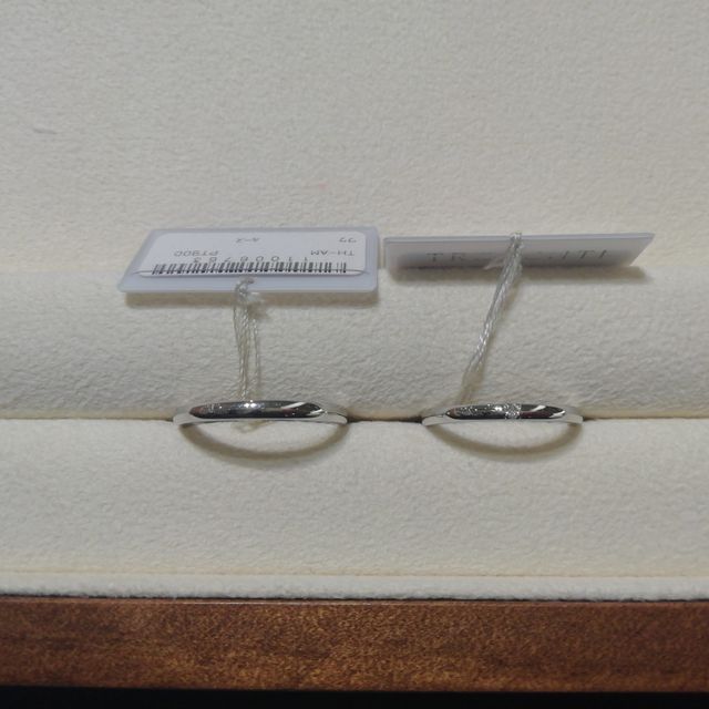 【TRECENTI(トレセンテ)の口コミ】 シンプルかつ細身で悪目立ちのしないデザインに惹かれました。また、内甲…