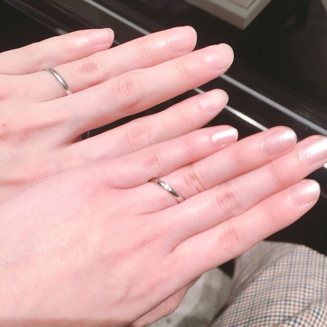 【銀座ダイヤモンドシライシの口コミ】 事前に他ブランドの指輪などもデザインを探して見ていましたが、一目惚れ…